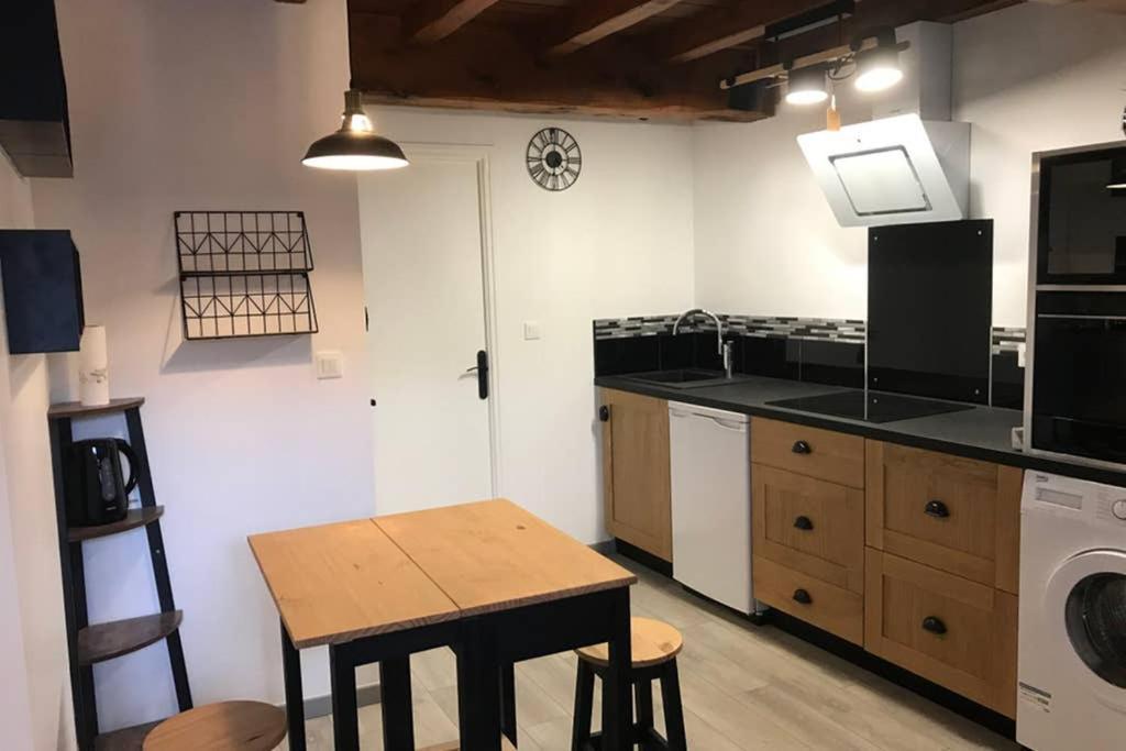 De La Tour Des Rondes - Confort Plein-centre Apartment *